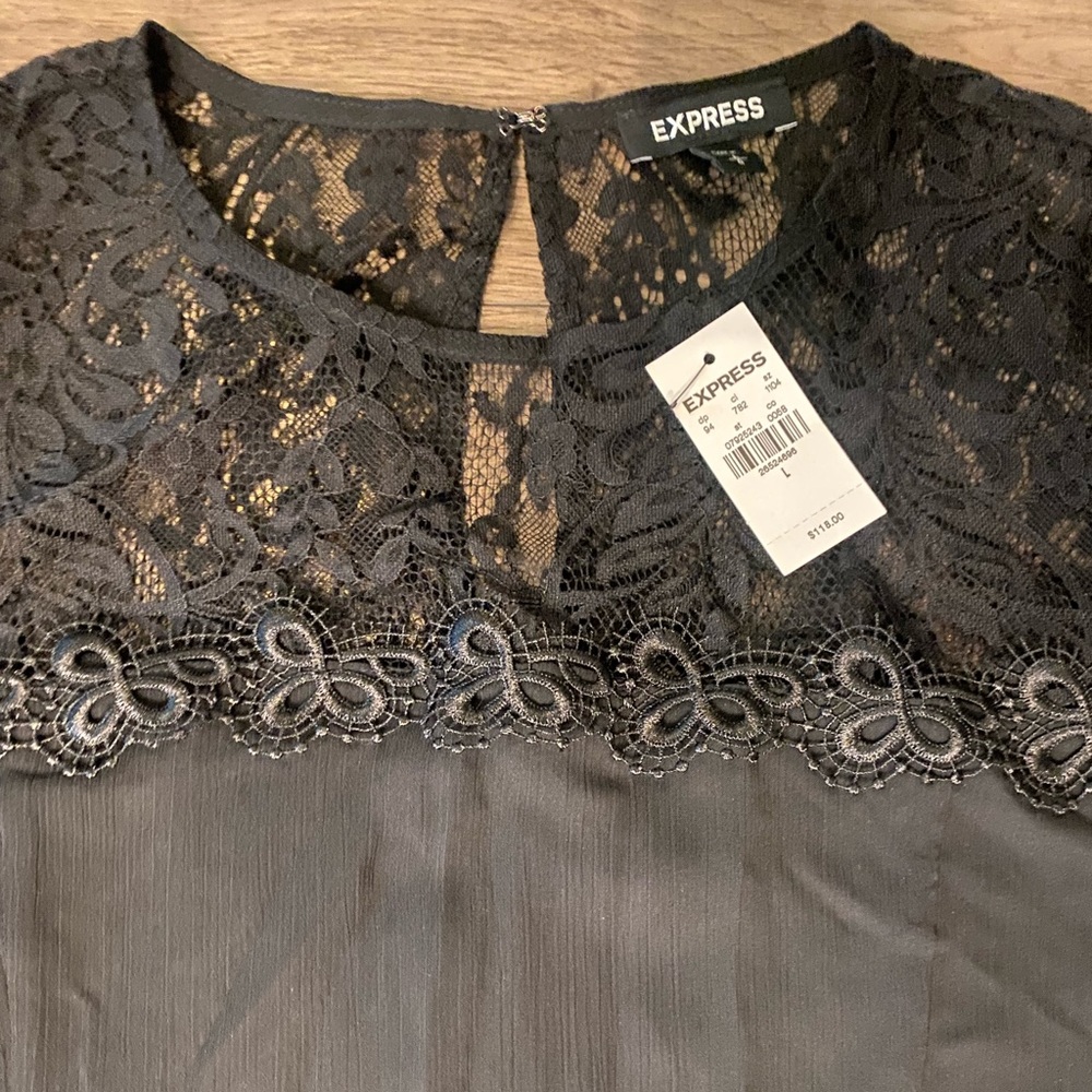 Express dress - Picture 2 of 6